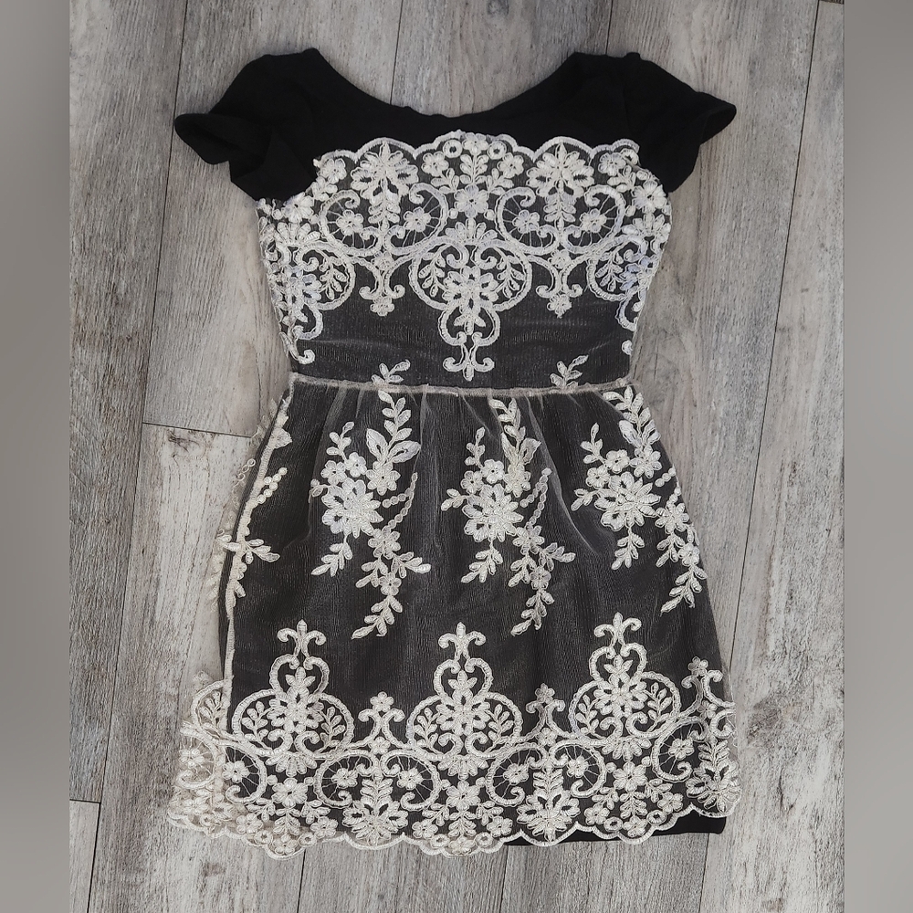Fiveloaves Twofish Girls Black and Cream Lace Dress